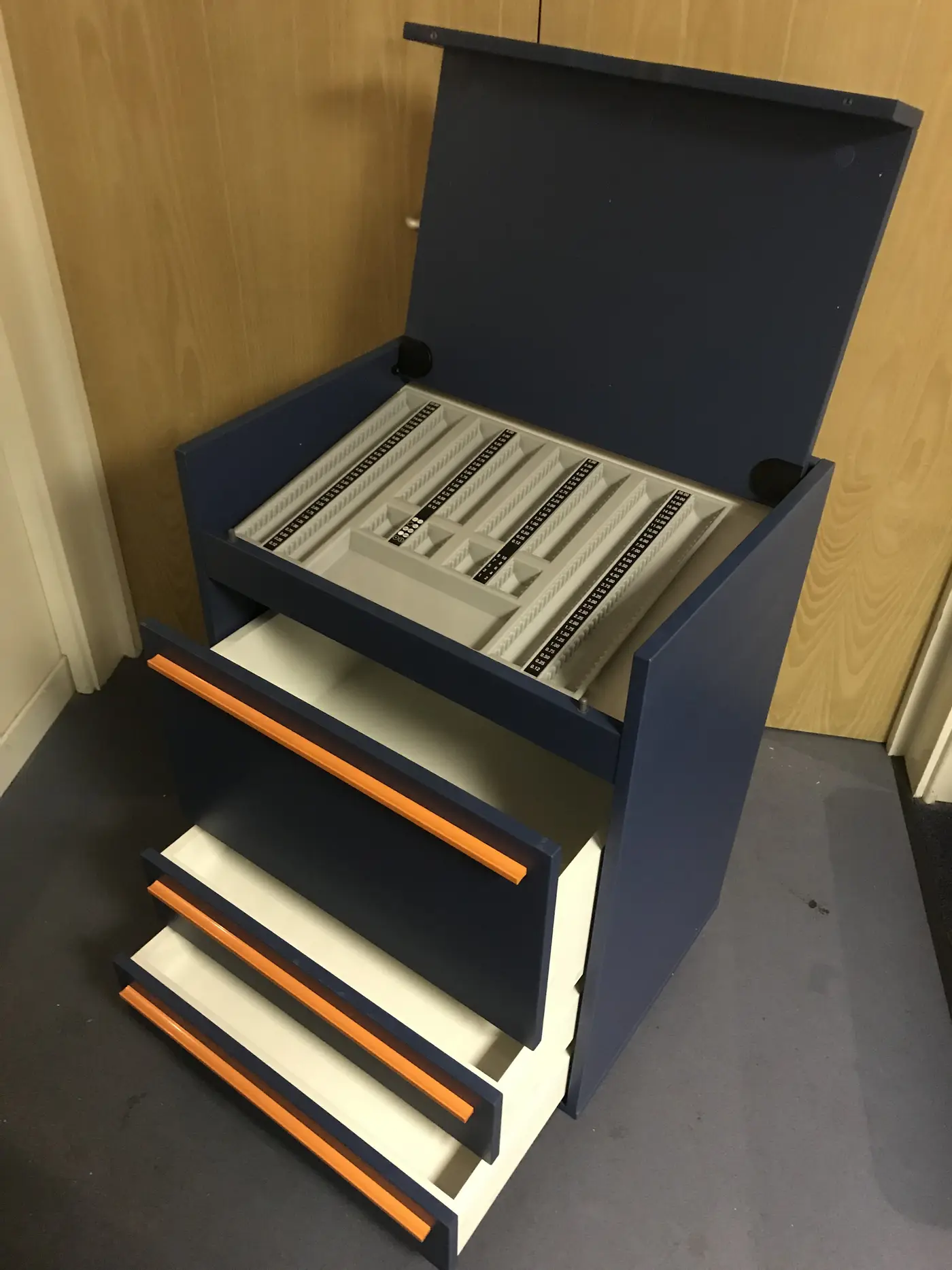 Medinstrus 3 drawer trial lens cabinet on castors